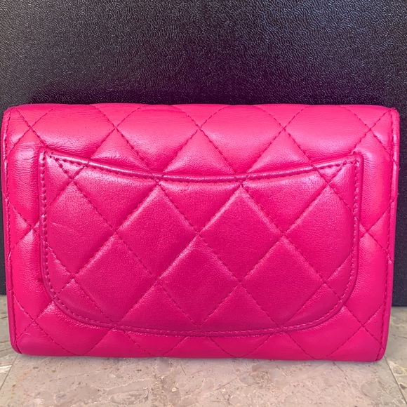 ❤️❤️SOLD❤️❤️Chanel short wallet - Picture 4 of 13